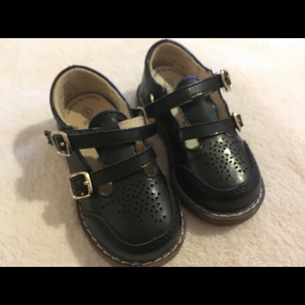 Footmates black size 5 new